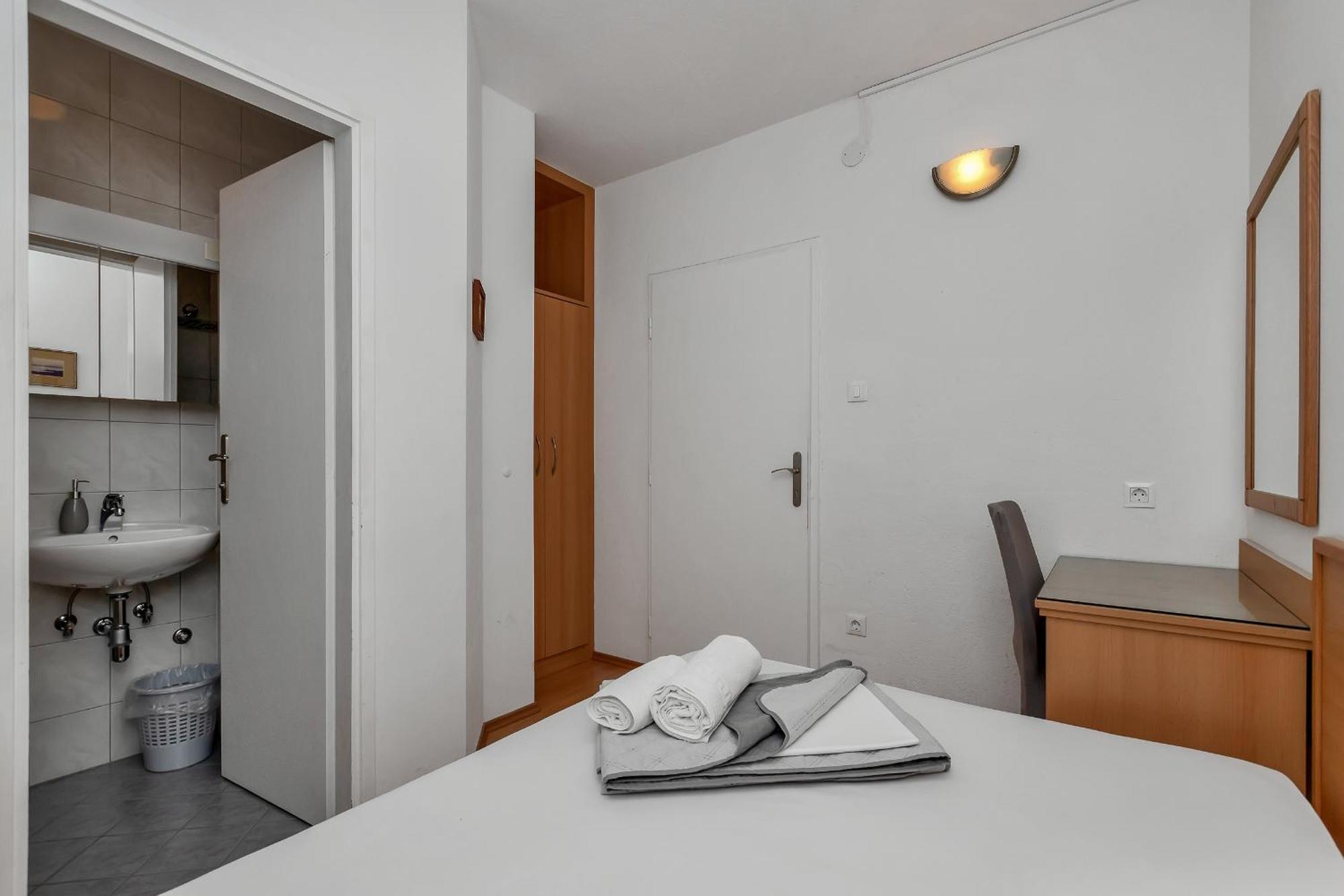 Apartments And Rooms By The Sea Baska Voda, Makarska - 2578 Habitación foto